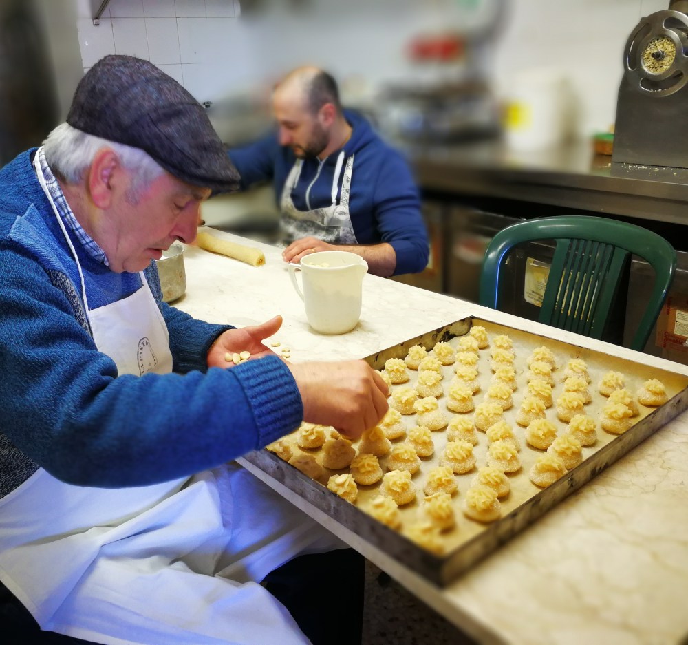 img_20170322_192622_069_34523463554_o